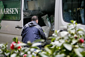 Ein Blumen Maarsen-Chauffeur vor der Abfahrt